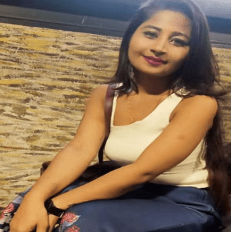 College Girl In Connaught Place